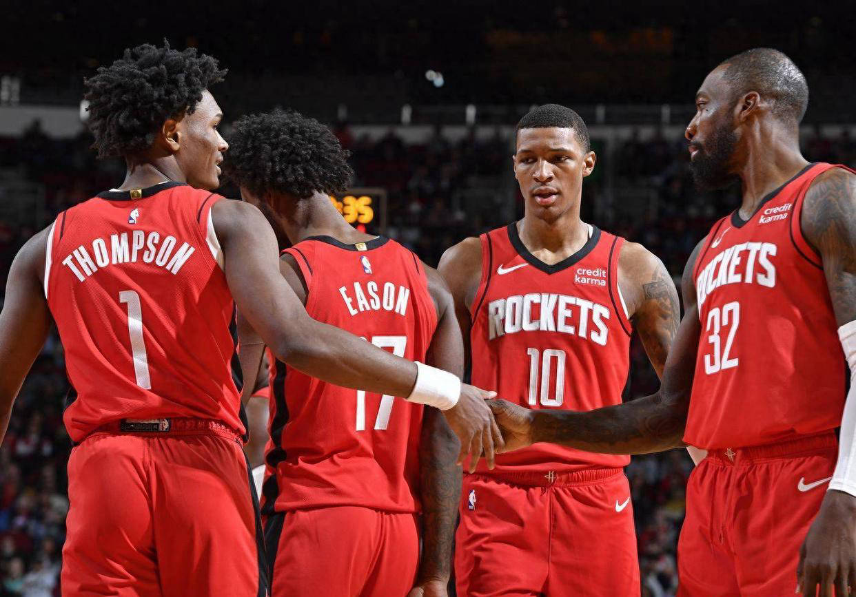 庭的周末固 庭的周末固